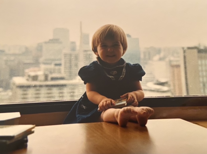 This image has an empty alt attribute; its file name is apesimage2.jpeg